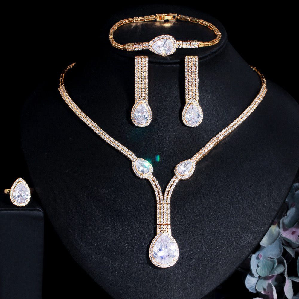 Scentorya Silver Plated Studded With Zirconia Diamond Necklace