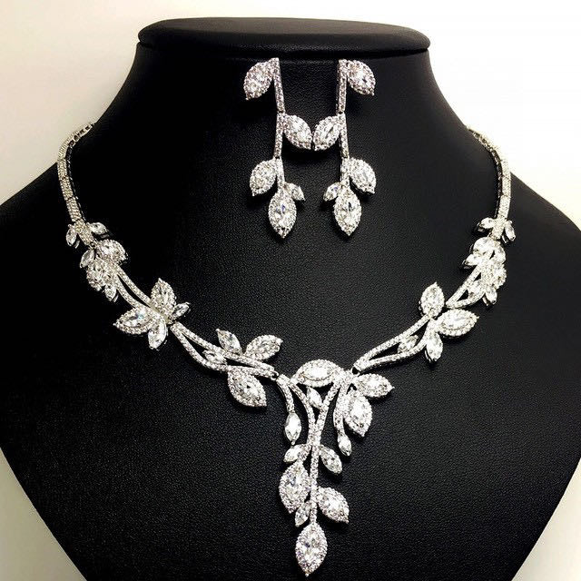 Scentorya Silver Plated Studded With Zirconia Diamond with Multi Colour Necklace