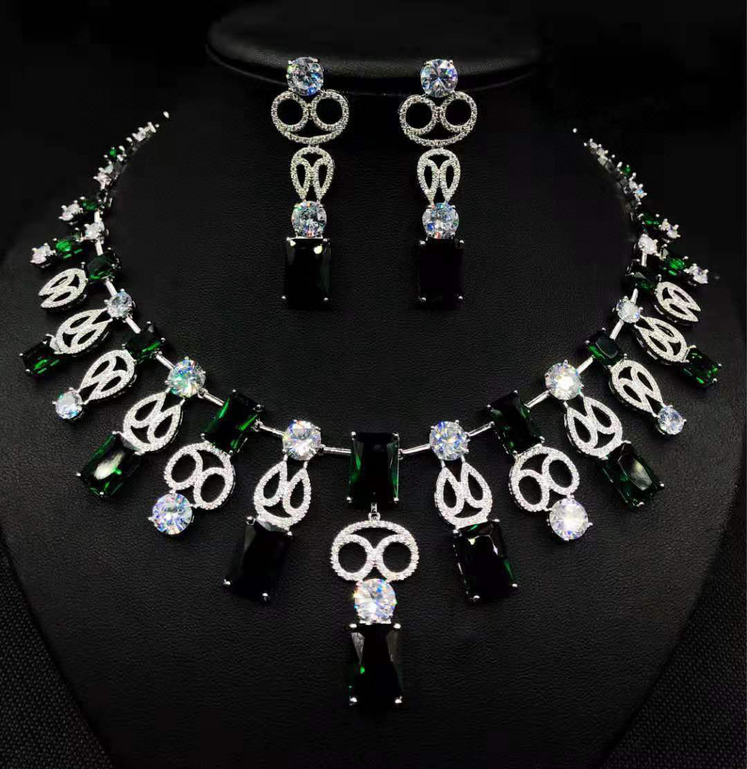 Scentorya Silver Plated Studded With Zirconia Diamond Necklace