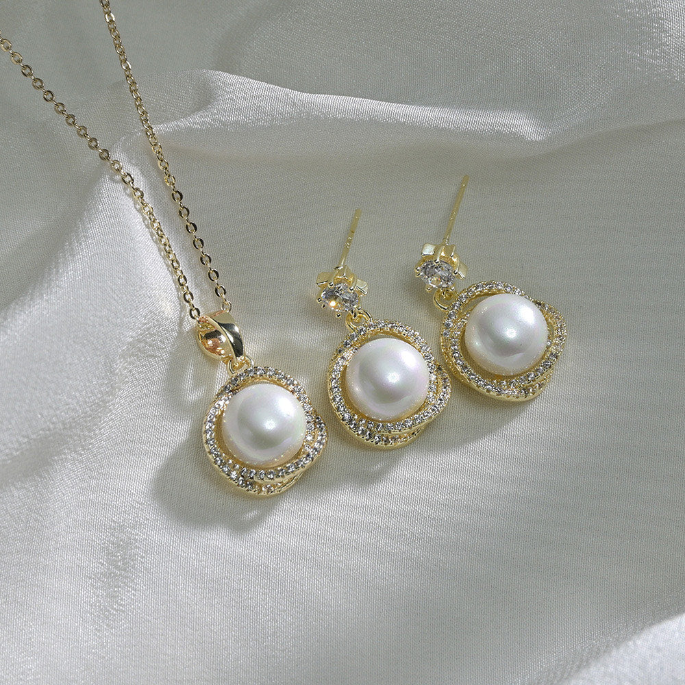Scentorya Silver Plated Studded With Zirconia Diamond With Chain Pendant Set