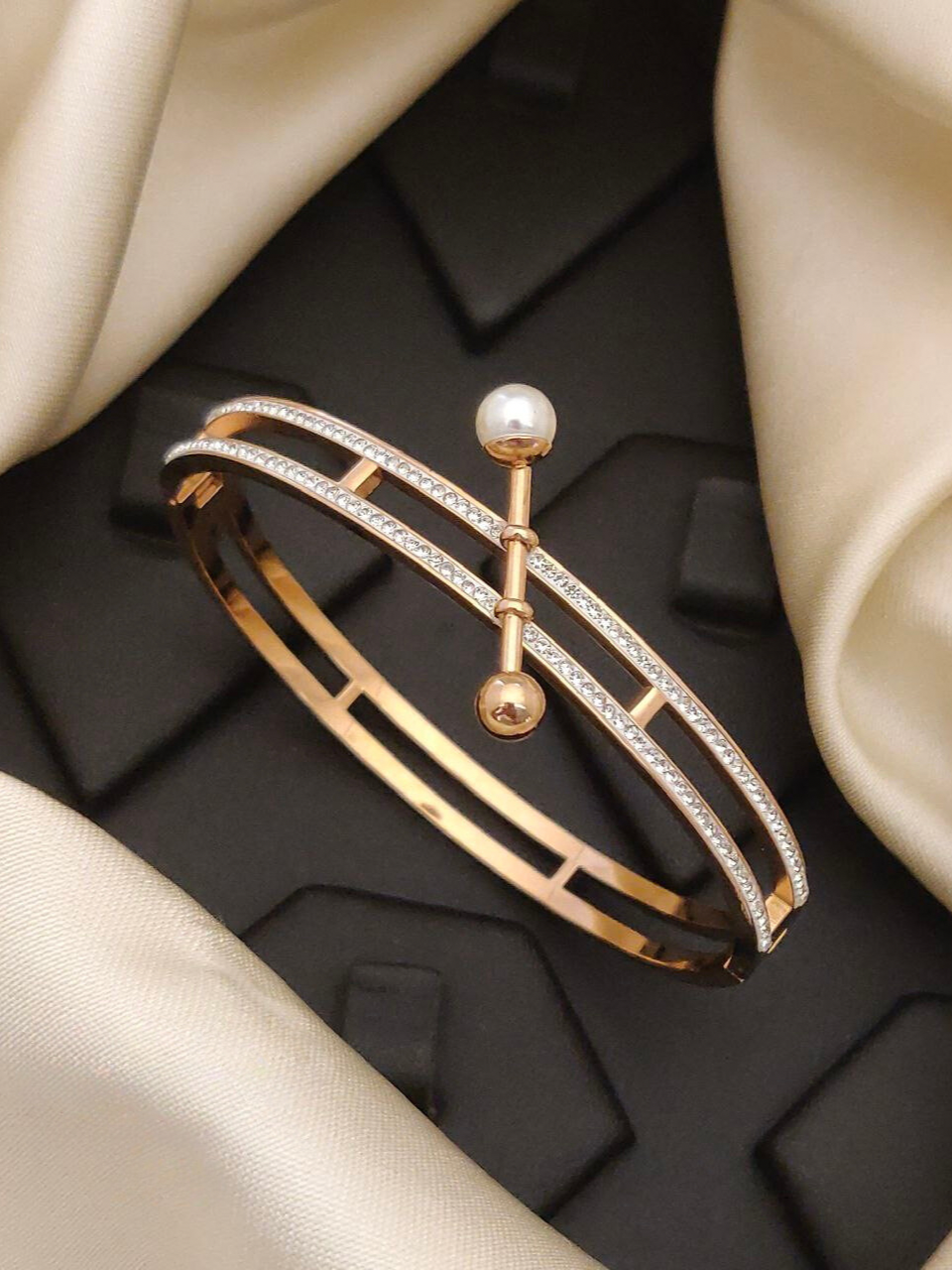 Scentorya Rose Gold Bracelate
