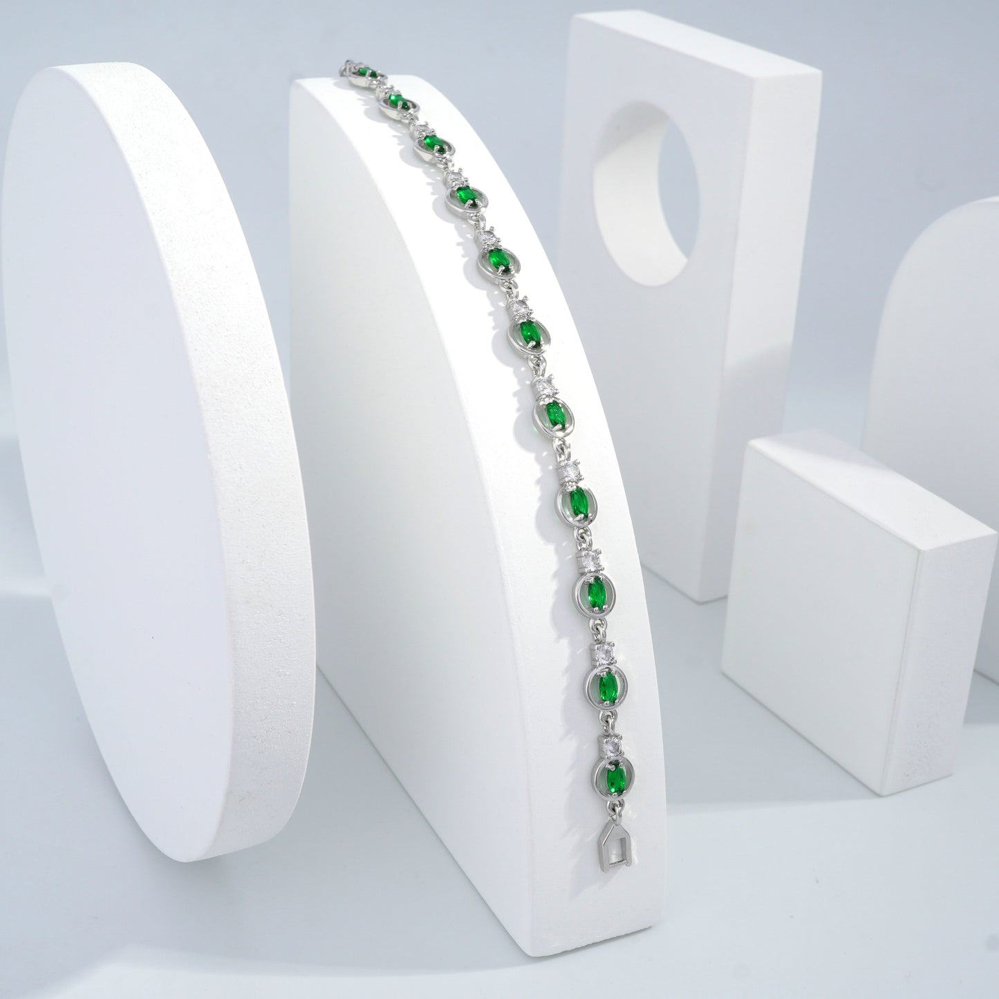 Scentorya Silver Plated Studded With Zircoina Diamond With Silver Bracelate