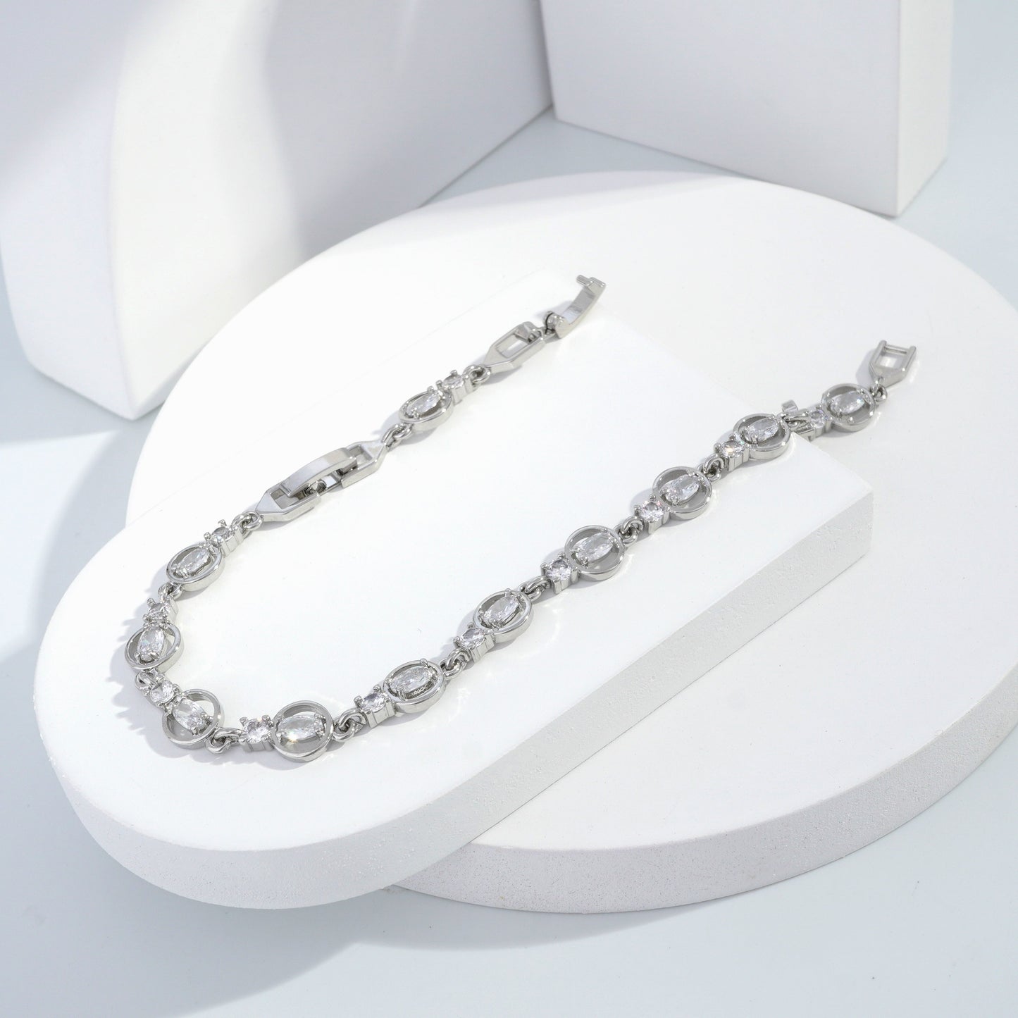 Scentorya Silver Plated Studded With Zircoina Diamond With Silver Bracelate