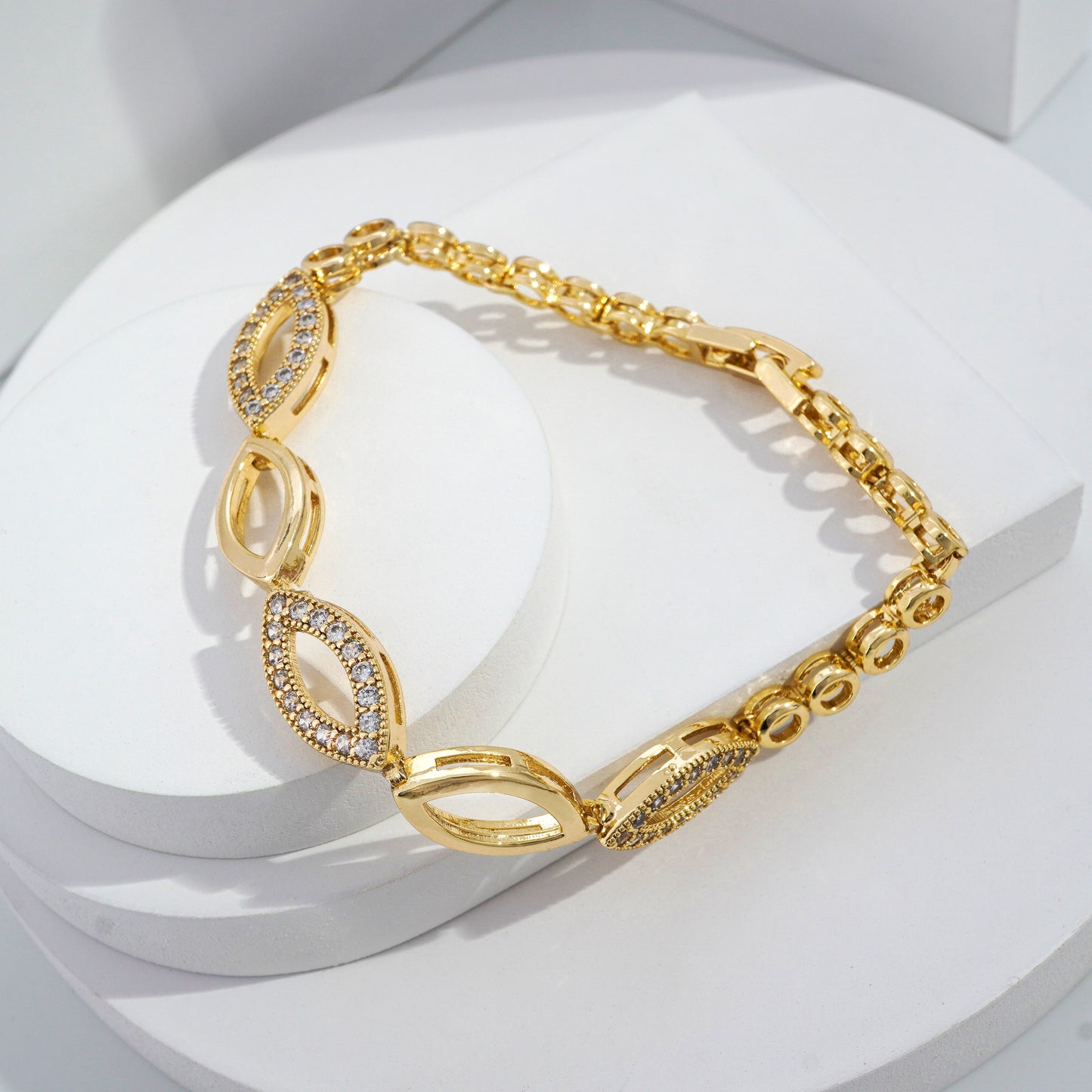 Scentorya Gold Plated Studded With Zircoina Diamond With Gold Bracelate