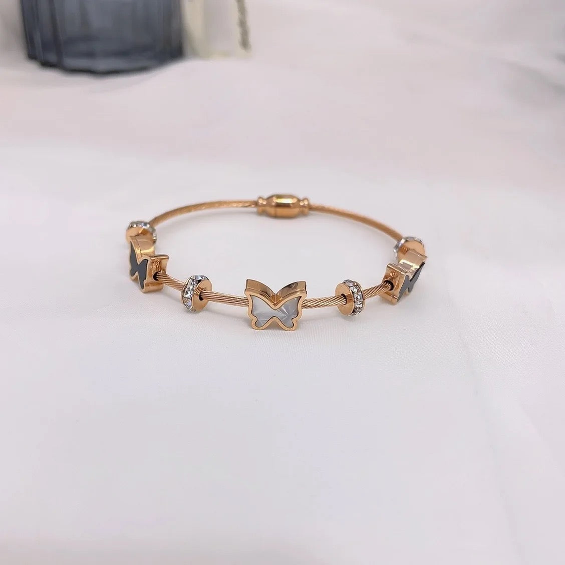Scentorya Gold Plated Studded With Zircoina Diamond With Gold Bracelate