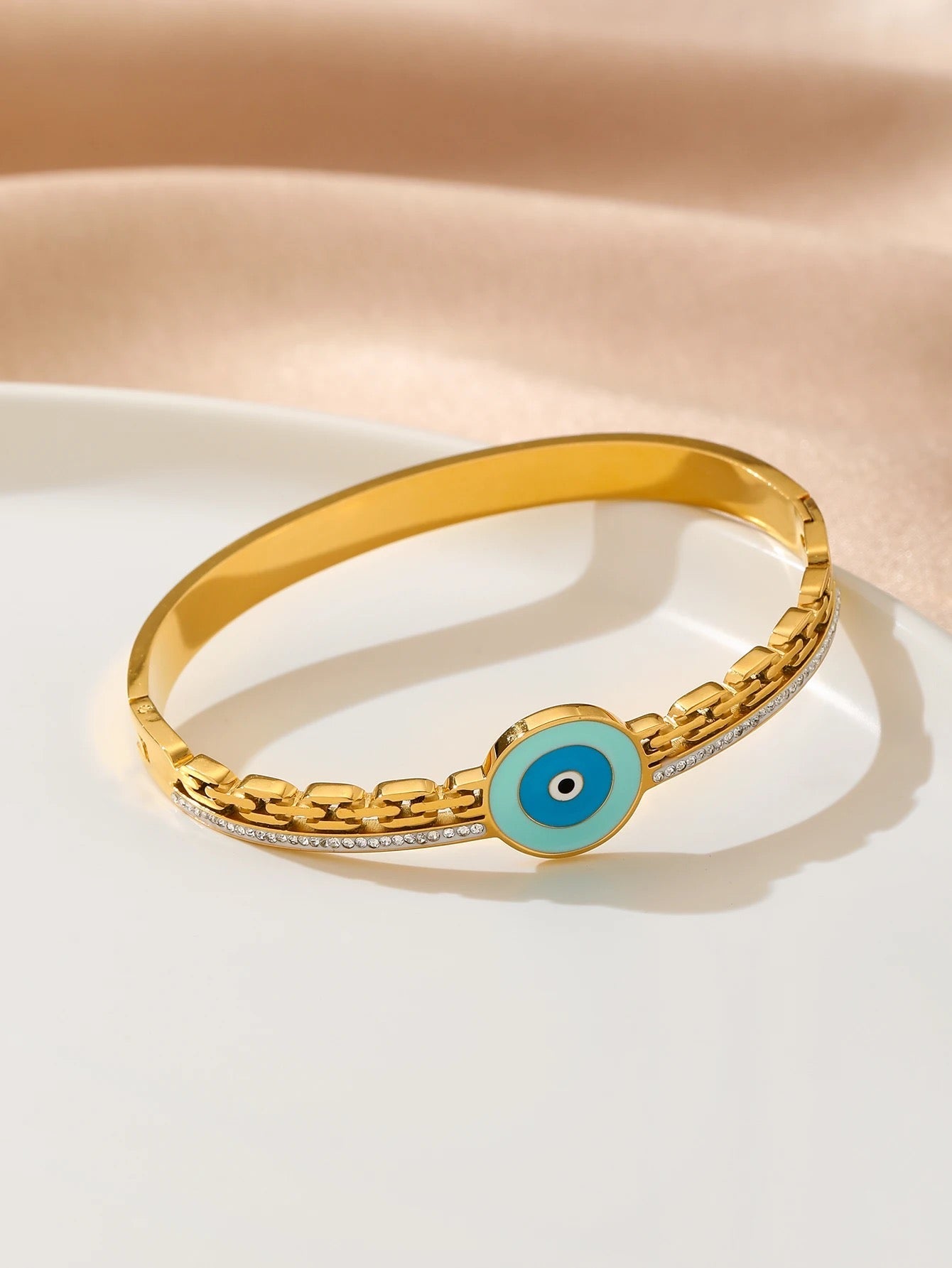 Scentorya Gold Plated Studded With Zircoina Diamond With Gold Bracelate