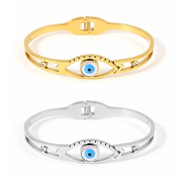 Scentorya Gold Plated Studded With Zircoina Diamond With Gold Bracelate