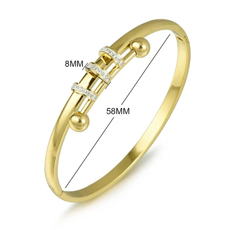 Scentorya Gold Plated Studded With Zircoina Diamond With Gold Bracelate