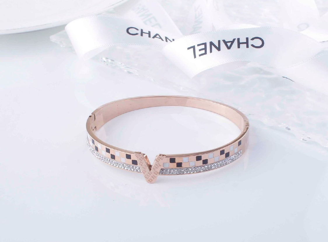 Scentorya Rose Gold Plated Studded With Zircoina Diamond With Rose Gold Bracelate