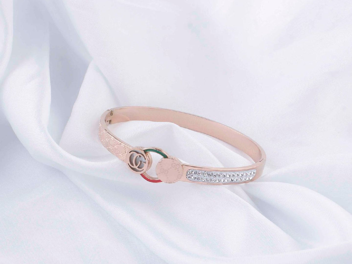 Scentorya Rose Gold Plated Studded With Zircoina Diamond With Rose Gold Bracelate