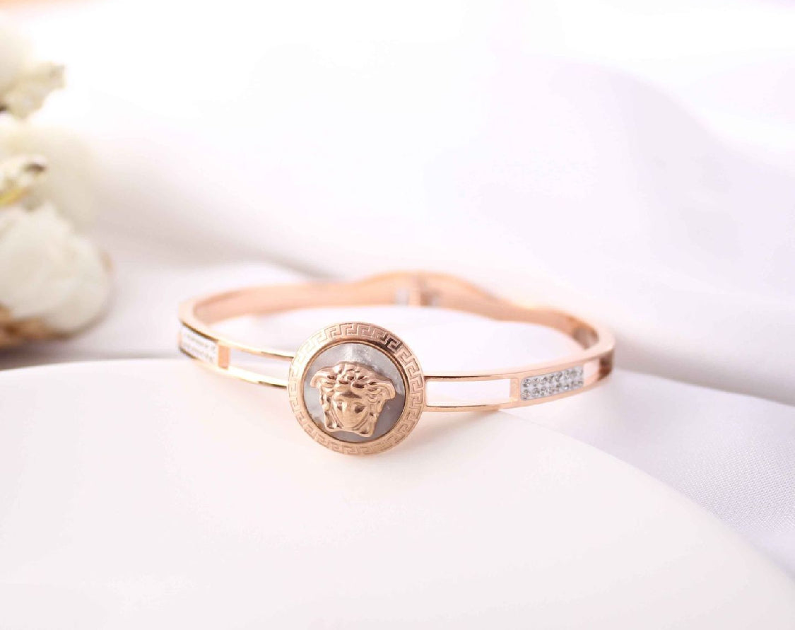 Scentorya Rose Gold Plated Studded With Zircoina Diamond With Rose Gold Bracelate