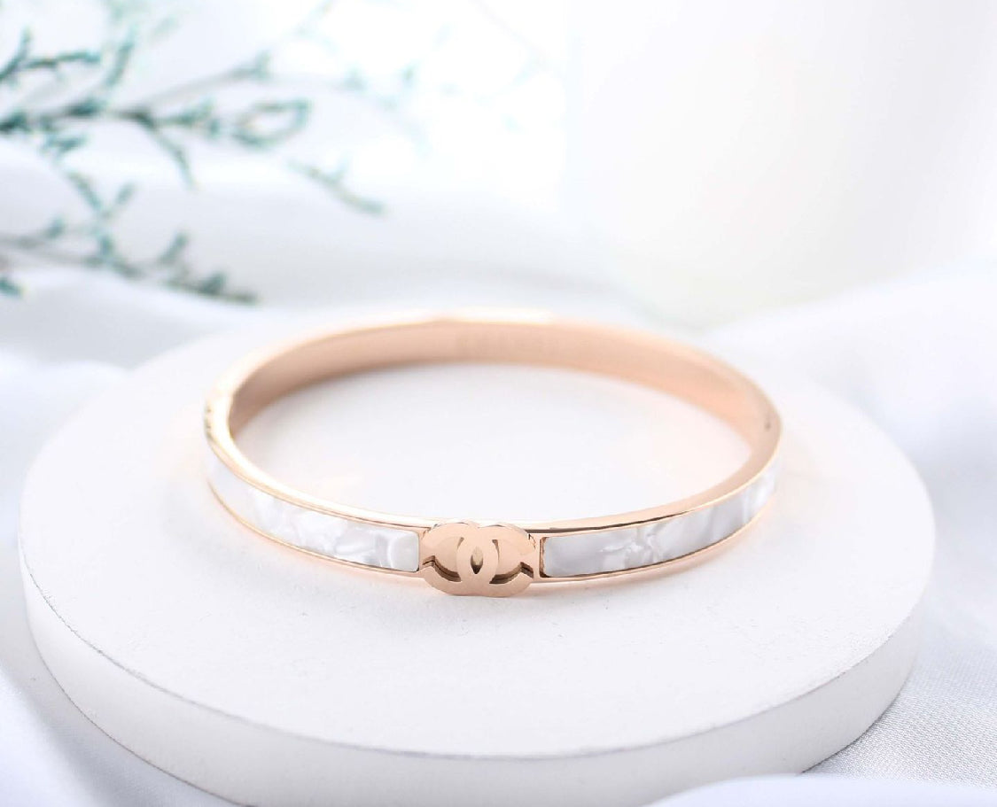 Scentorya Rose Gold Plated Studded With Zircoina Diamond With Rose Gold Bracelate