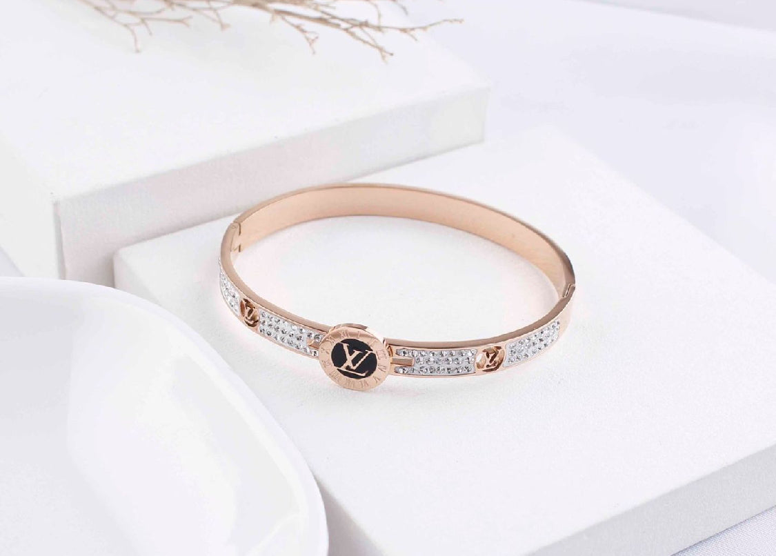 Scentorya Rose Gold Plated Studded With Zircoina Diamond With Rose Gold Bracelate