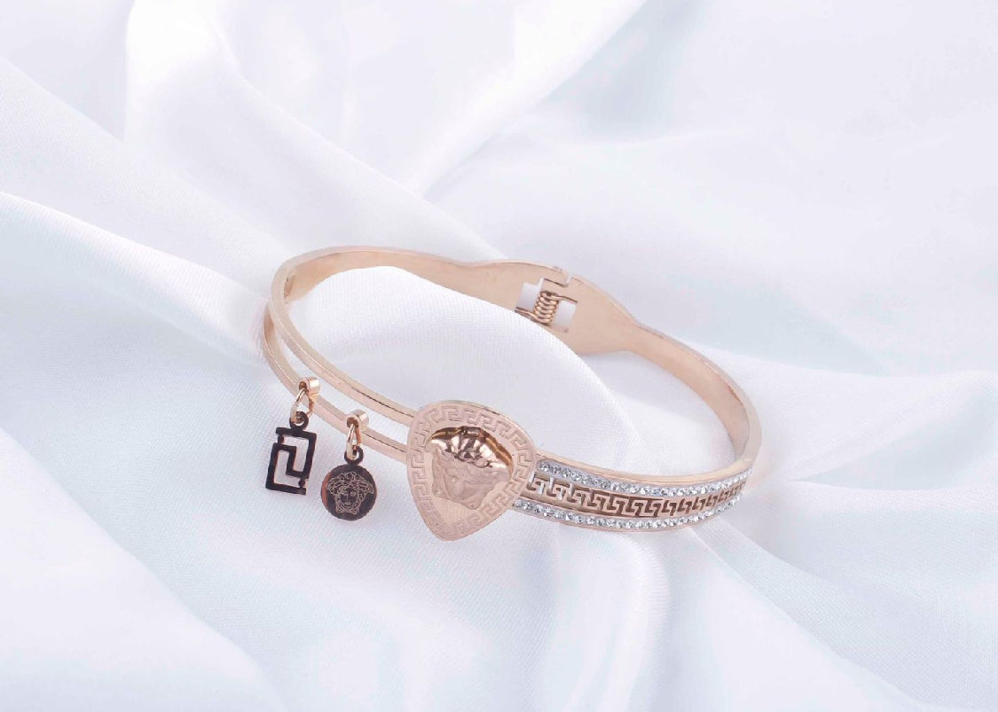 Scentorya Rose Gold Plated Studded With Zircoina Diamond With Rose Gold Bracelate