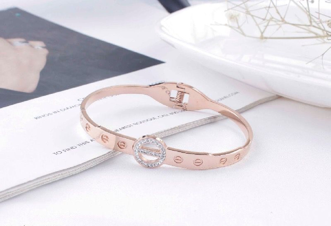 Scentorya Rose Gold Plated Studded With Zircoina Diamond With Rose Gold Bracelate