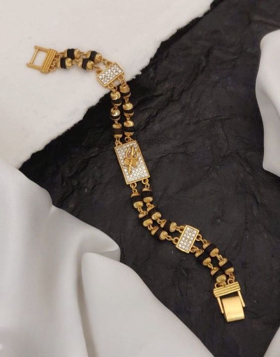 Scentorya Gold Plated Studded With Zircoina Diamond With Gold Bracelate