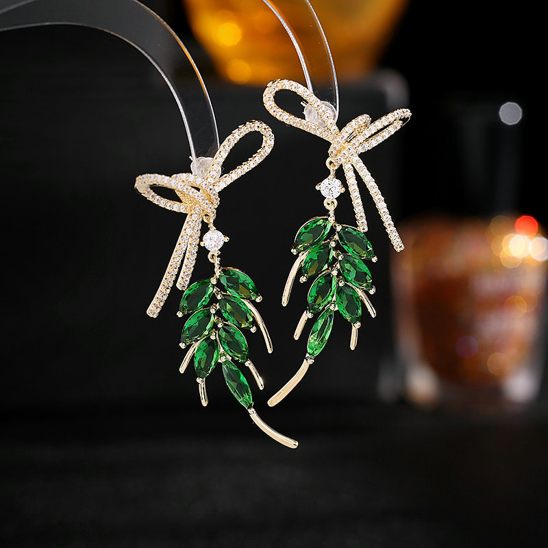 Scentorya Silver Plated Studded With Zirconia Diamond Earring