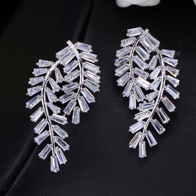Scentorya Silver Plated Studded With Zirconia Diamond Earring
