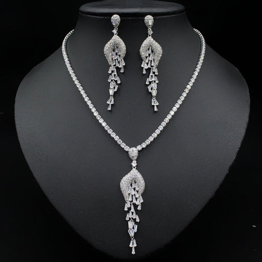 Scentorya Silver Plated Studded With Zirconia Diamond Necklace