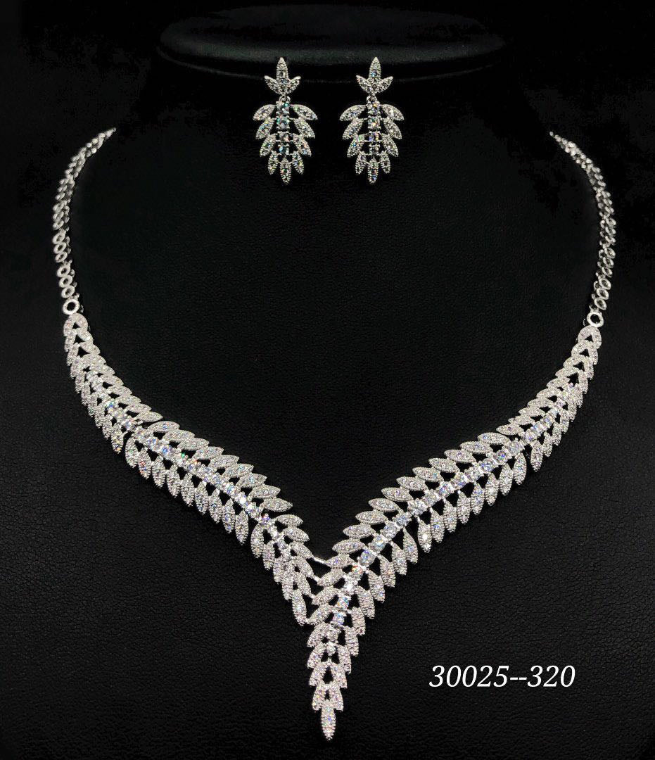 Scentorya Silver Plated Studded With Zirconia Diamond Necklace