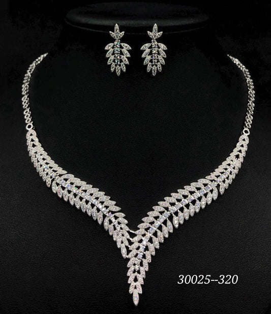 Scentorya Silver Plated Studded With Zirconia Diamond Necklace