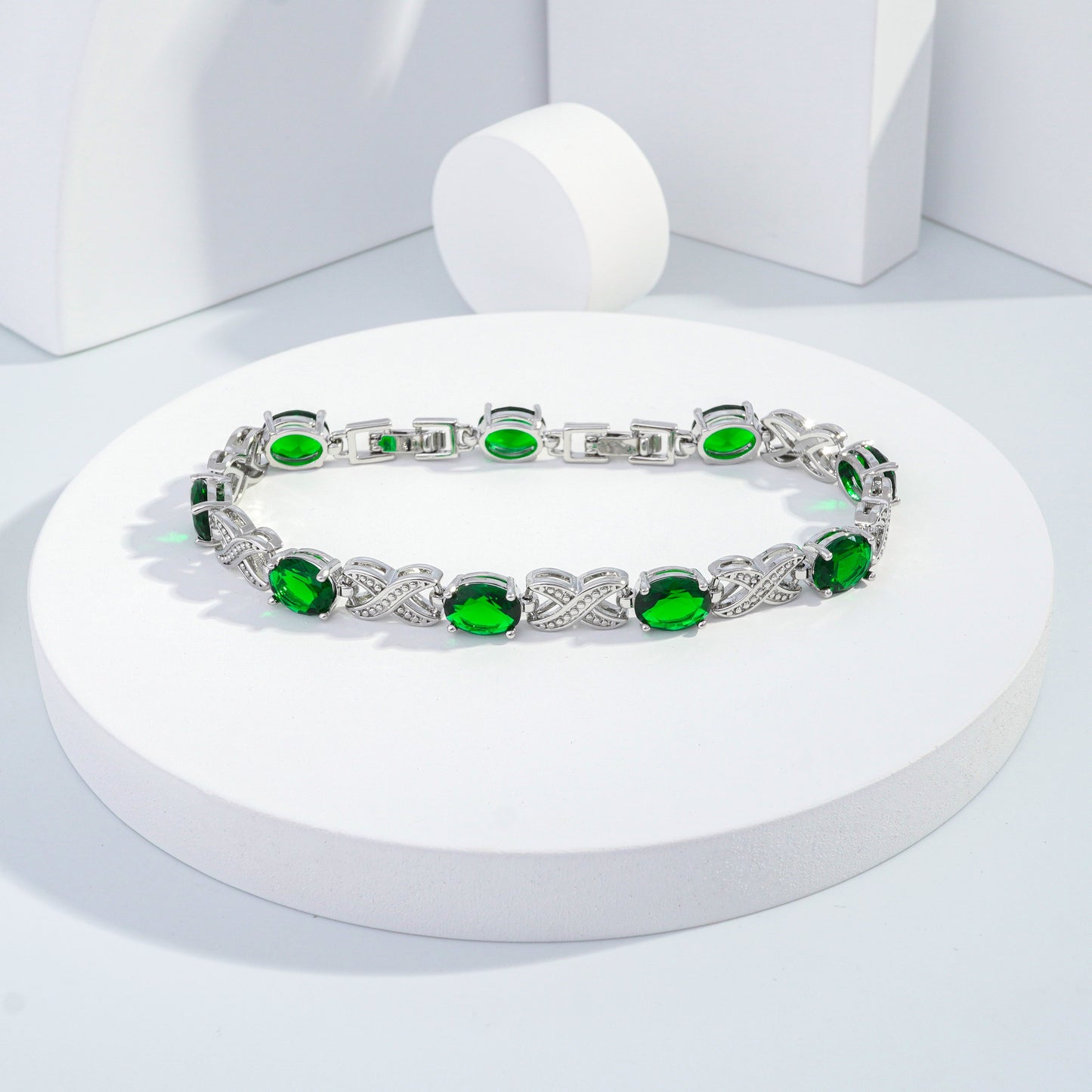 Scentorya Silver Plated Studded With Zircoina Diamond With Silver Bracelate