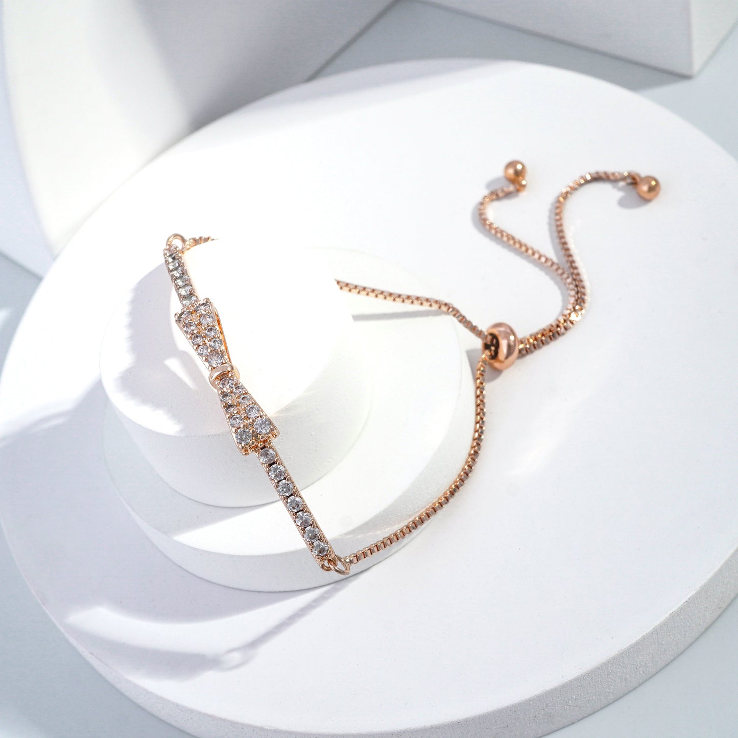 Scentorya Rose Gold Plated Studded With Zircoina Diamond With Rose Gold Bracelate