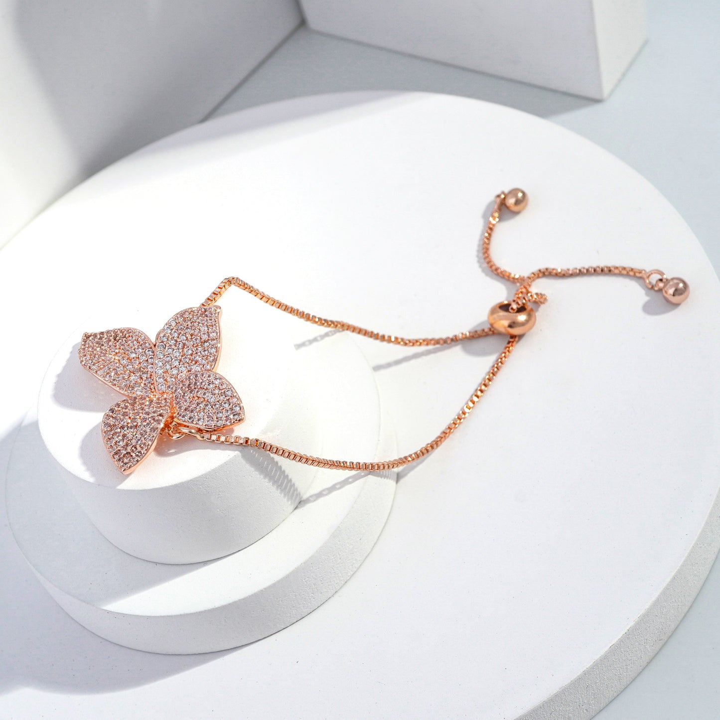 Scentorya Rose Gold Plated Studded With Zircoina Diamond With Rose Gold Bracelate