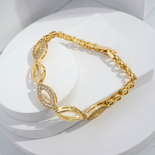 Scentorya Gold Plated Studded With Zircoina Diamond With Gold Bracelate