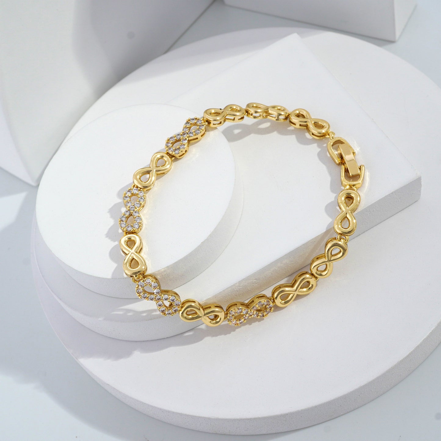 Scentorya Gold Plated Studded With Zircoina Diamond With Gold Bracelate