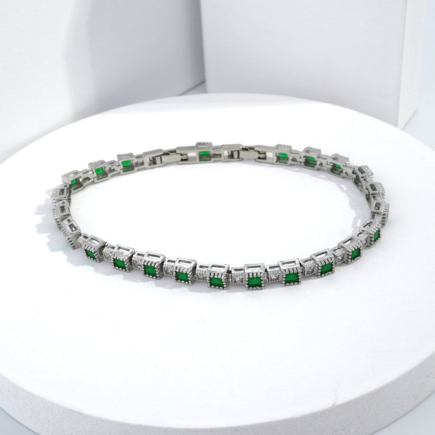 Scentorya Silver Plated Studded With Zircoina Diamond With Silver Bracelate