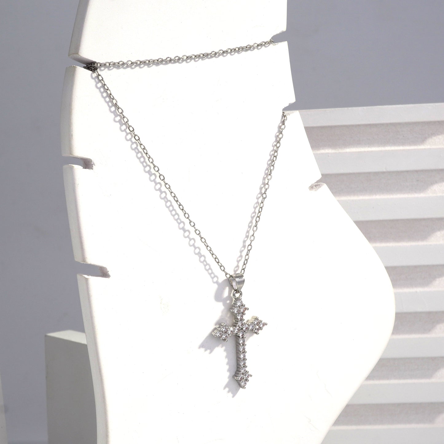 Scentorya Silver Plated Studded With Zirconia Diamonds Silver Chain Pendant