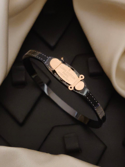 Scentorya Rose Gold Plated Studded With Zircoina Diamond With Rose Gold Bracelate