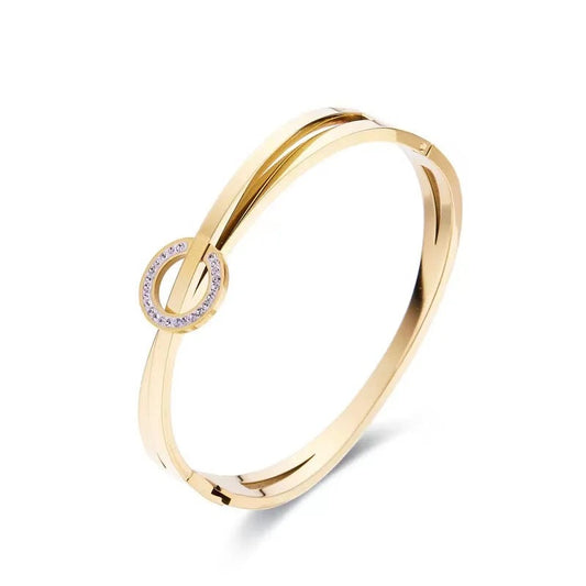 Scentorya  Gold Plated Studded With Zircoina Diamond With Gold Bracelate