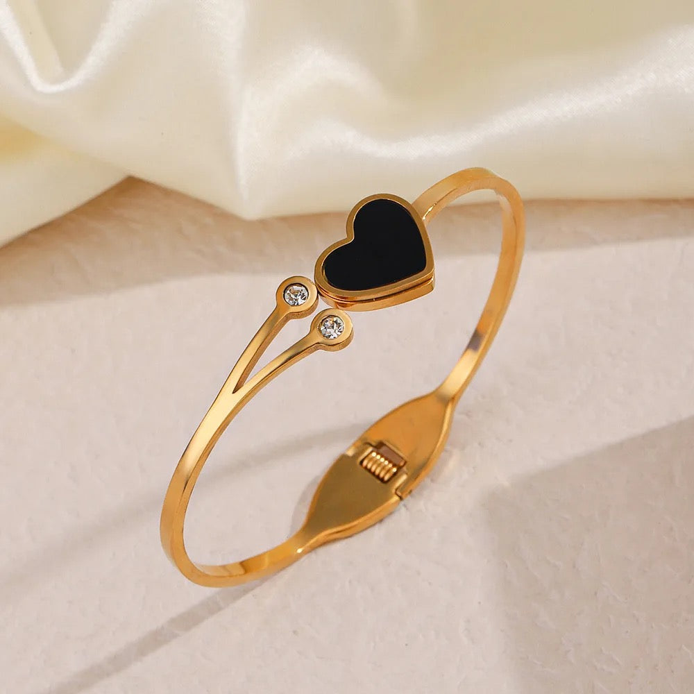 Scentorya  Gold Plated Studded With Zircoina Diamond With rose Gold Bracelate