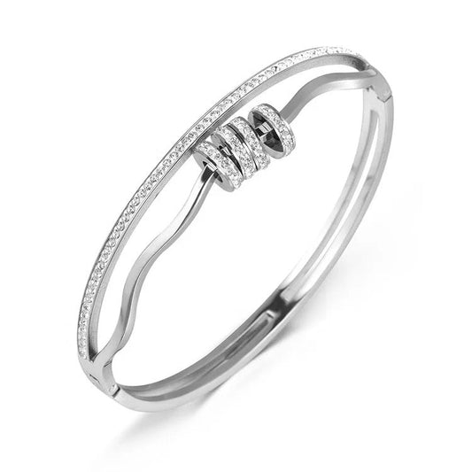 Scentorya  Silver Plated Studded With Zircoina Diamond With Silver Bracelate