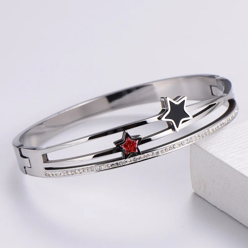Scentorya Silver Plated Studded With Zircoina Diamond With Silver Bracelate