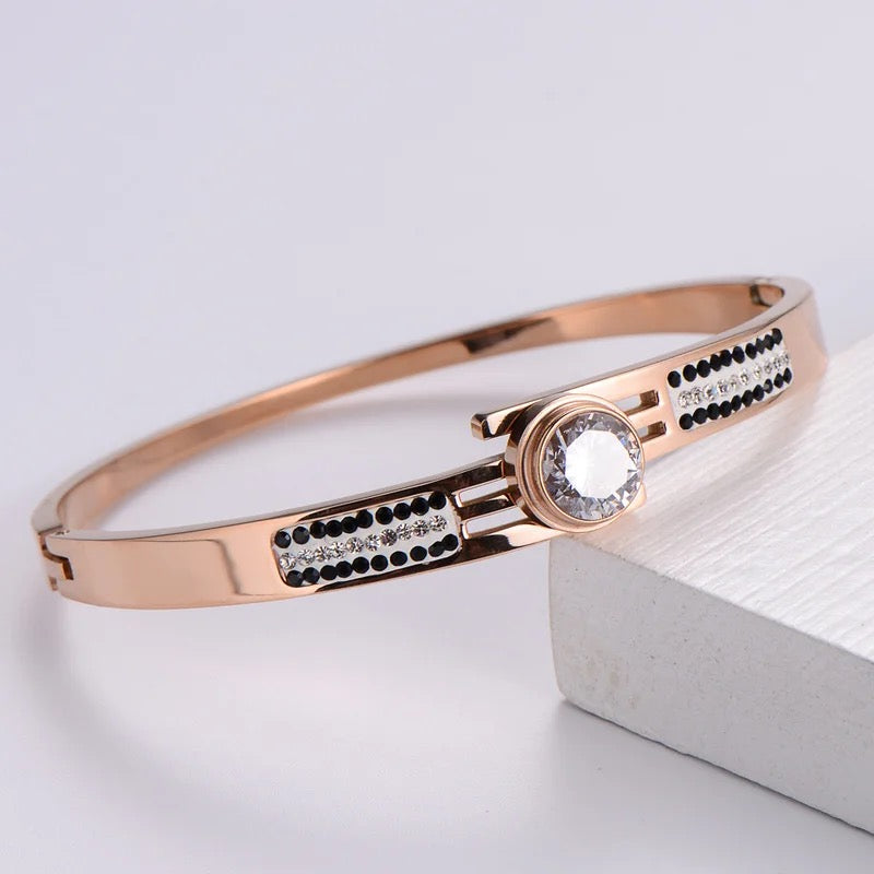 Scentorya Rose Gold Plated Studded With Zircoina Diamond With Rose Gold Bracelate
