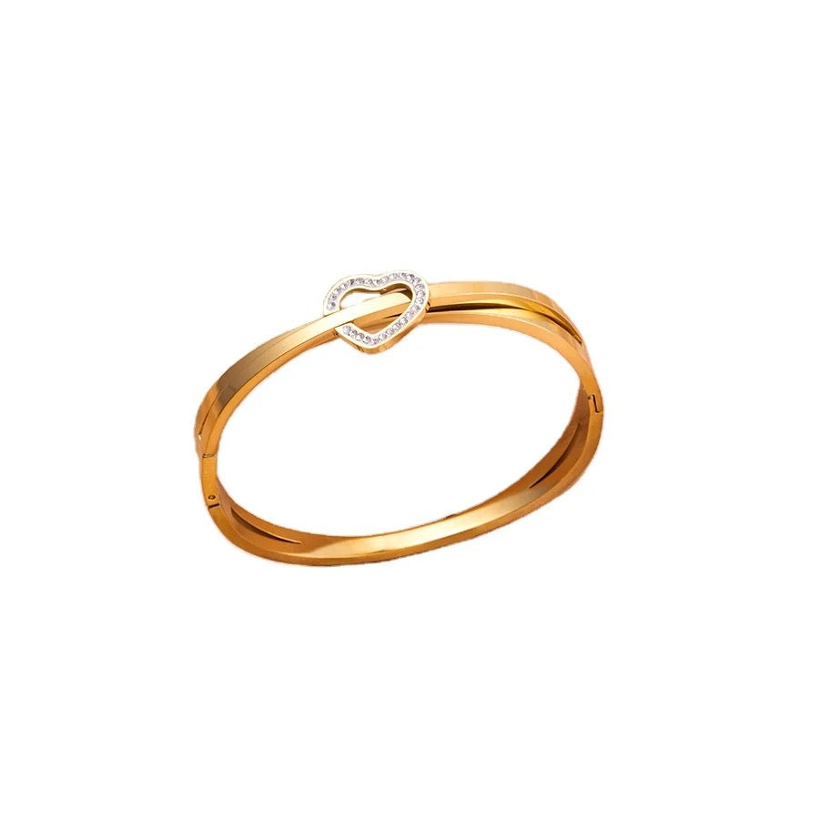 Scentorya Gold Plated Studded With Zircoina Diamond With Gold Bracelate