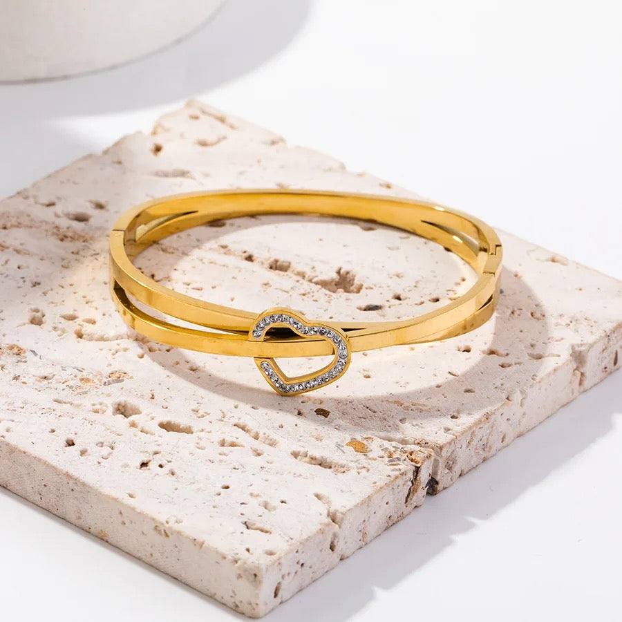 Scentorya Gold Plated Studded With Zircoina Diamond With Gold Bracelate