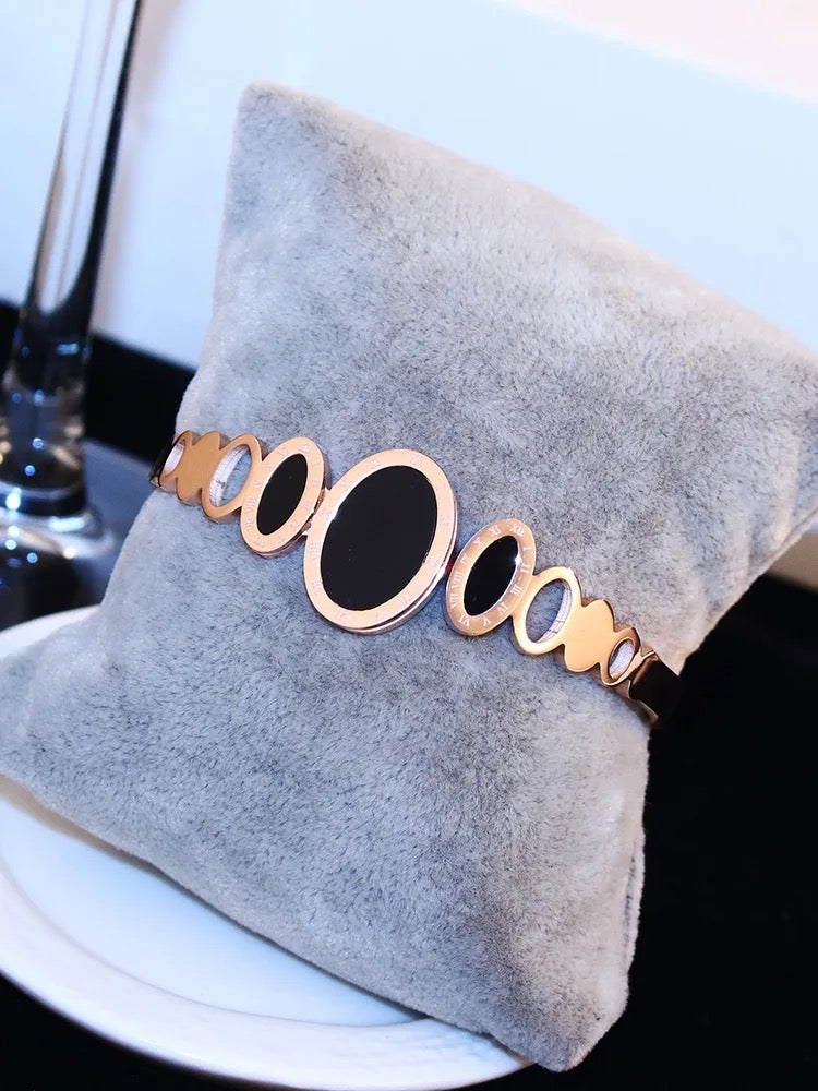 Scentorya Rose Gold Plated Studded With Rose Gold Bracelate