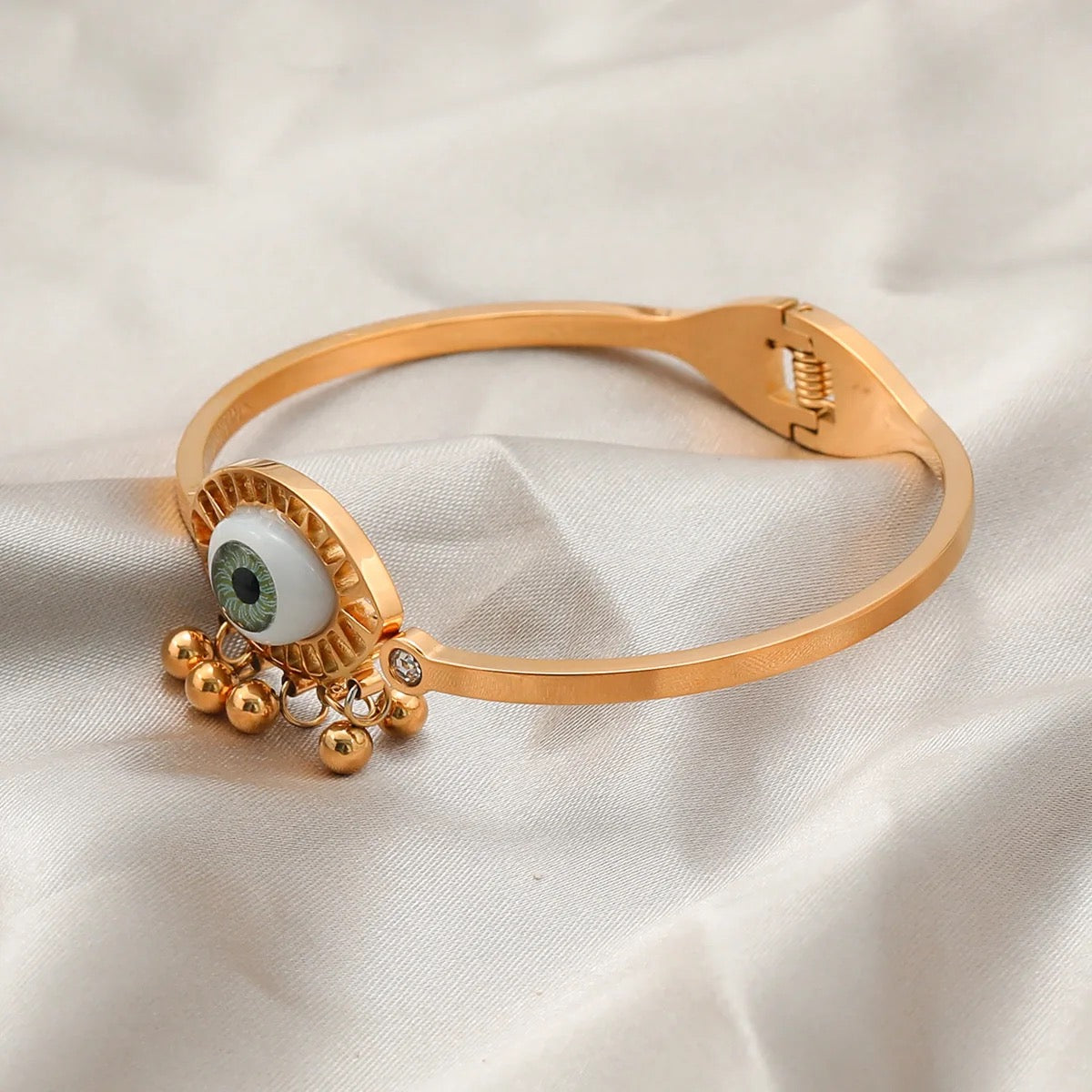 Scentorya Gold Plated Studded With Gold Bracelate