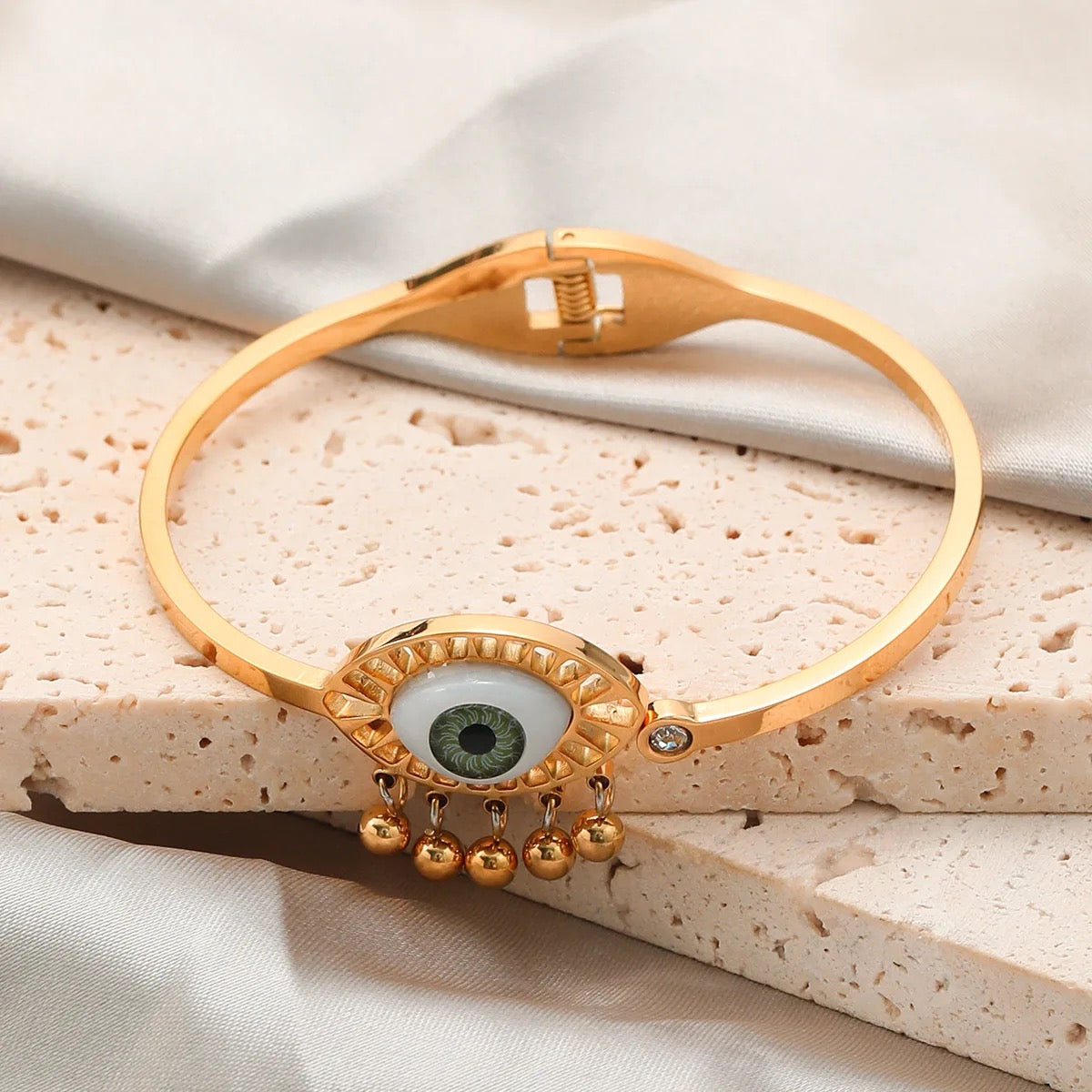 Scentorya Gold Plated Studded With Gold Bracelate