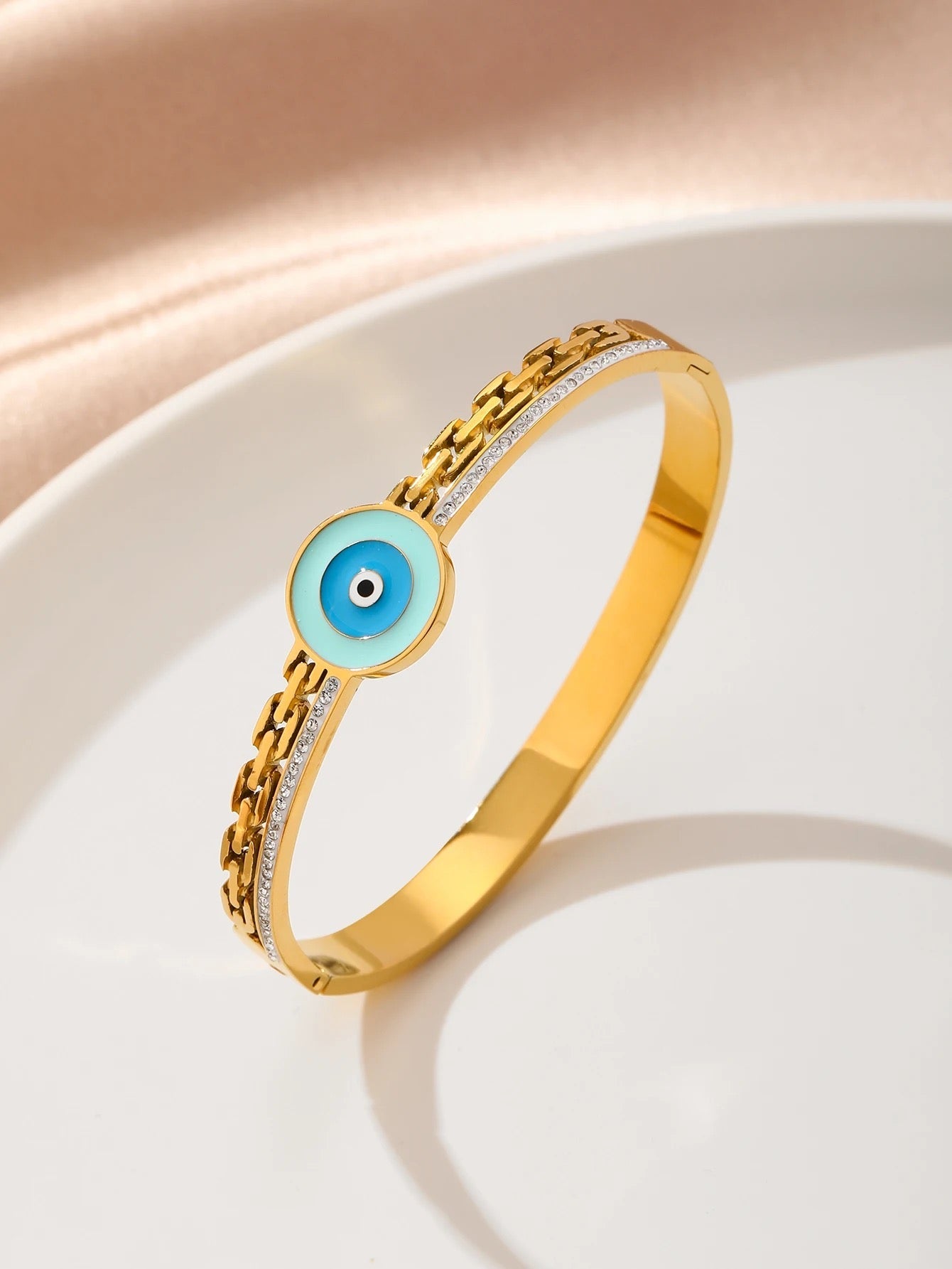 Scentorya Gold Plated Studded With Zircoina Diamond With Gold Bracelate