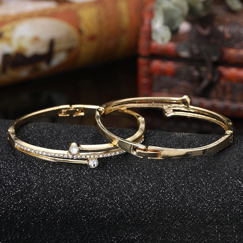 Scentorya  Gold Plated Studded With Zircoina Diamond With Gold Bracelate