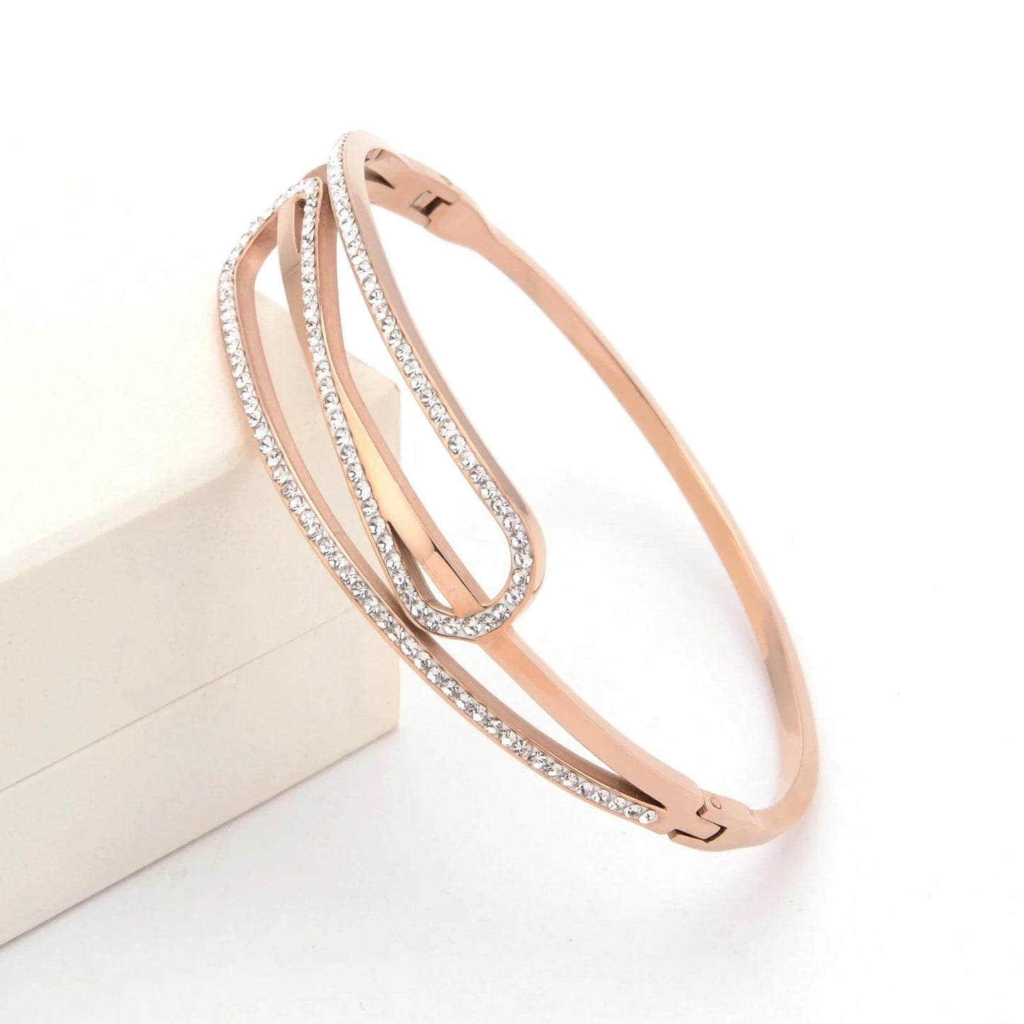 Scentorya  Rose Gold Plated Studded With Zircoina Diamond With Rose Gold  Bracelate
