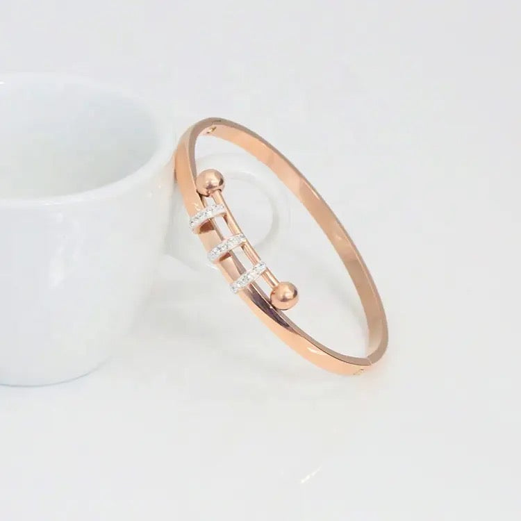 Scentorya  Rose Gold Plated Studded With Zircoina Diamond With Rose Gold  Bracelate