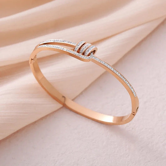 Scentorya Rose Gold Plated Studded With Zircoina Diamond With Rose Gold Bracelate