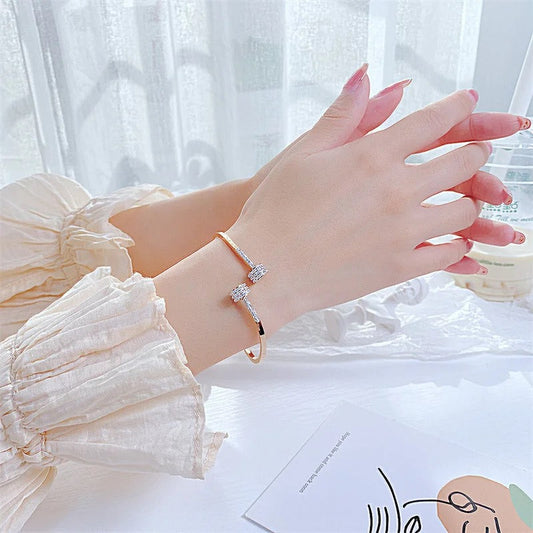 Scentorya Rose Gold Plated Studded With Zircoina Diamond With Rose Gold Bracelate