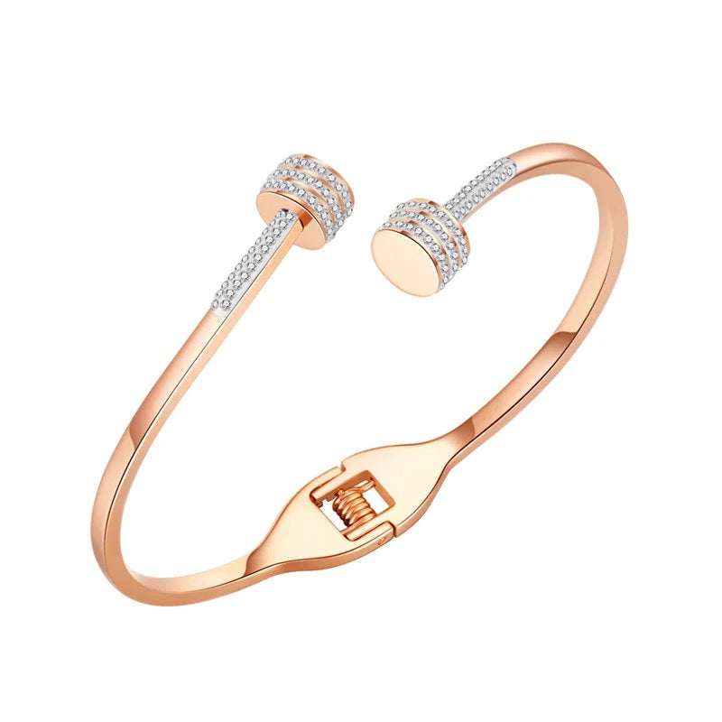 Scentorya Rose Gold Plated Studded With Zircoina Diamond With Rose Gold Bracelate